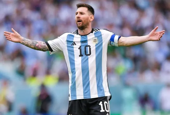 Canelo meminta maaf setelah mengancam superstar Argentina Messi dan menyebut Aguero 'b * stard'