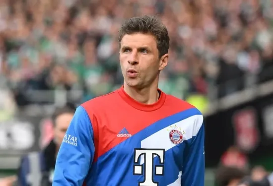 Bos Bayern Munich telah bertemu dengan Thomas Müller di tengah rumor keluar