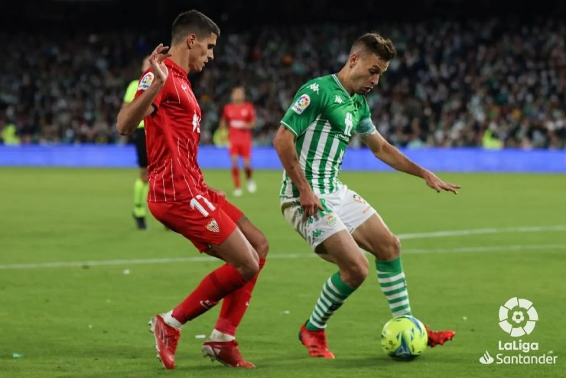 Real Betis yang terbang tinggi menjamu tim Sevilla FC yang membutuhkan poin di El Gran Derbi pertama musim ini