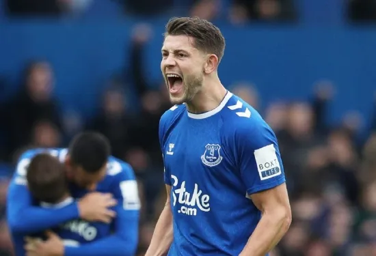 James Tarkowski di antara dua pemain Everton yang dipilih dalam susunan pemain 3-4-3 untuk Gameweek terakhir 2022/23