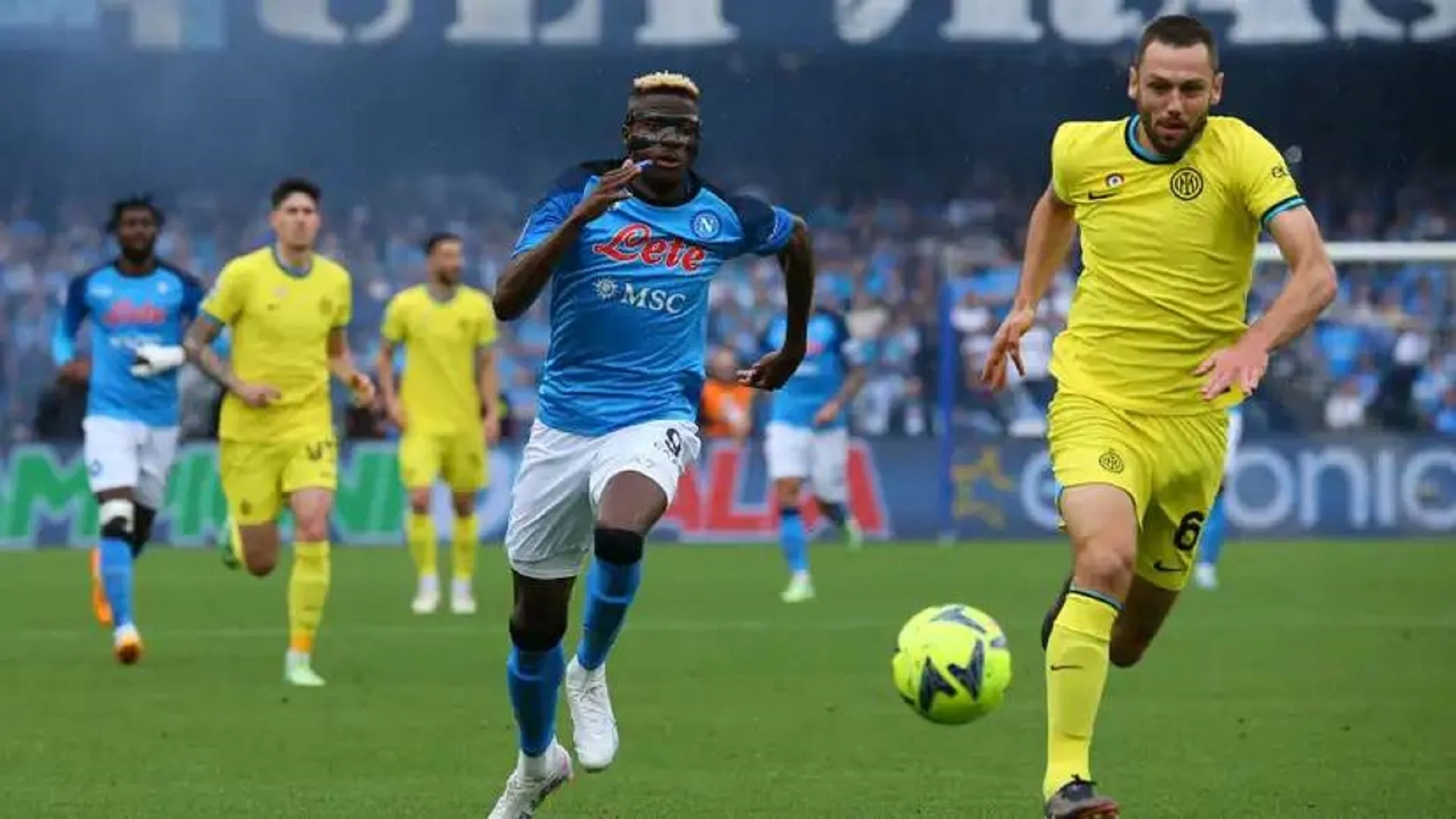 Napoli Paksa Inter Milan Nyalakan Lampu Kuning