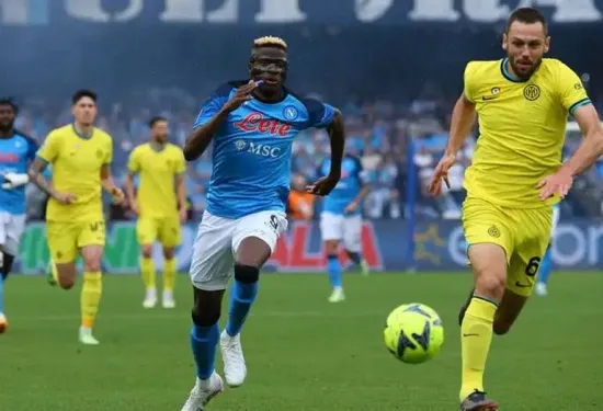 Napoli Paksa Inter Milan Nyalakan Lampu Kuning