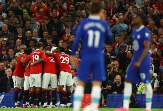 Manchester United kembali ke Liga Champions dengan mengalahkan Chelsea 4-1