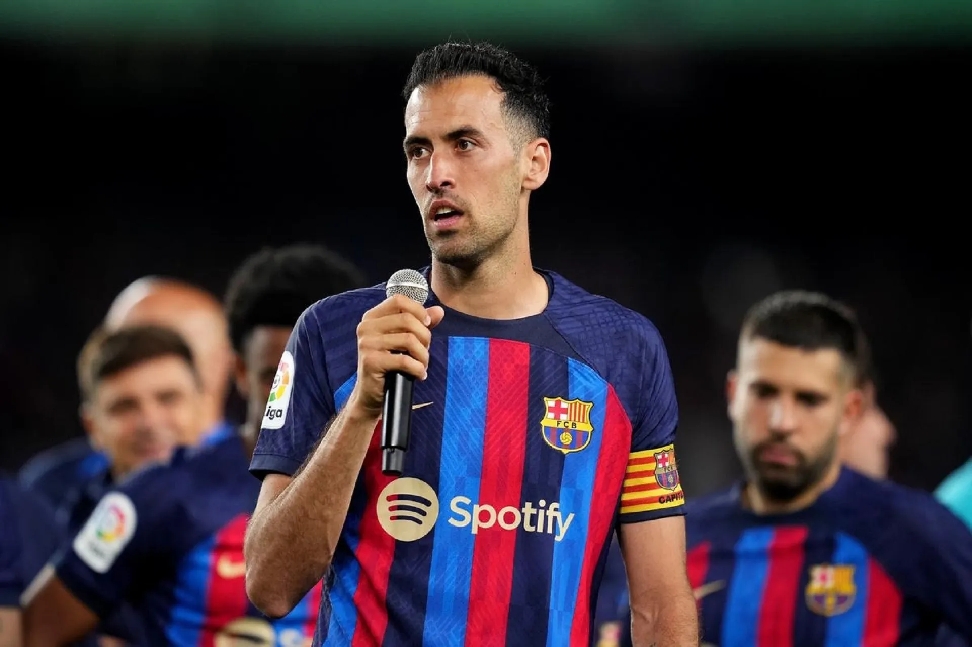 Mengganti Busquets adalah kunci sukses Barcelona musim depan: Xavi