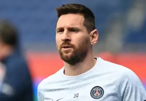 'Martabat PSG Rusak Gara-Gara Lionel Messi Kunjungi Arab Saudi' - Kecam Legenda Prancis Thierry Henry