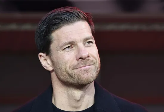 Xabi Alonso tidak memiliki rencana untuk bergabung dengan Tottenham! Legenda Liverpool menegaskan dia 'sangat bahagia' di Bayer Leverkusen