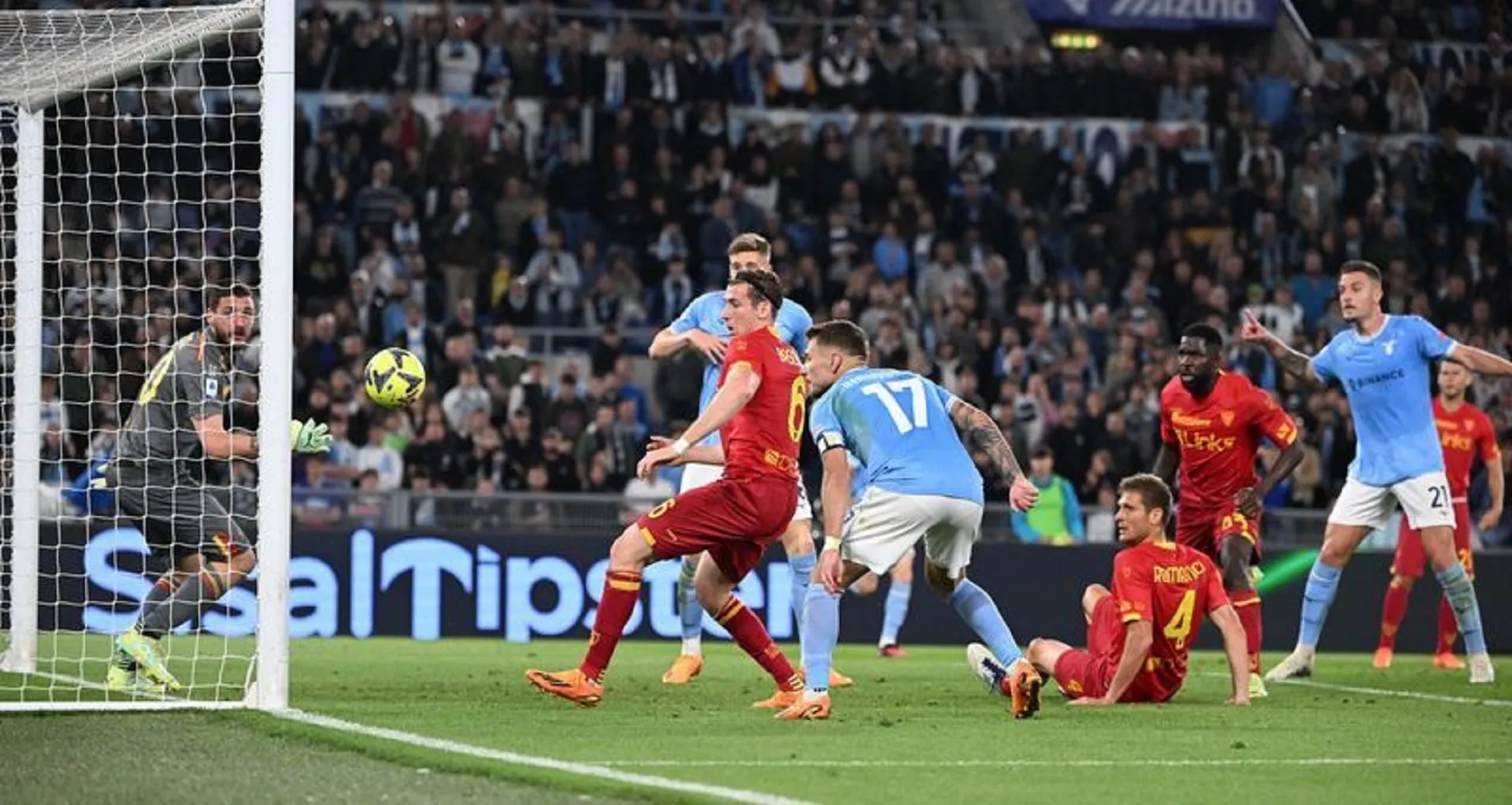 Gol telat membuat Lazio bermain imbang 2-2 melawan Lecce