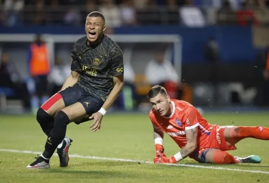 Paris St Germain menutup gelar Ligue 1 dengan kemenangan 3-1 di Troyes