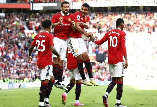 Man Utd mengklaim kemenangan comeback atas Fulham untuk mengakhiri musim di urutan ketiga