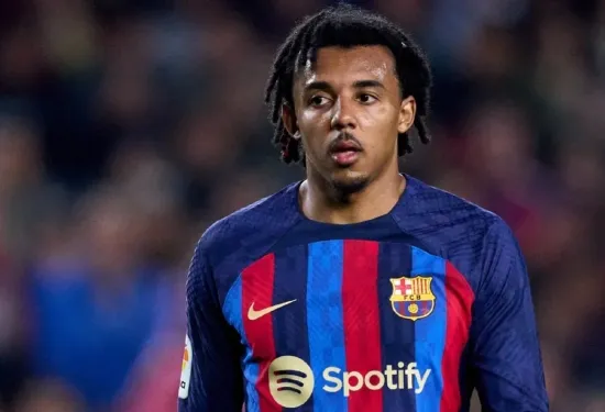 Barcelona dikejutkan dengan rencana transfer Jules Kounde