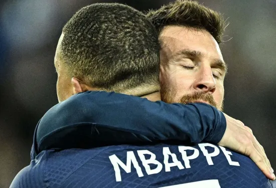 Lionel Messi di jalur perang dengan PSG saat dia memberi tahu Kylian Mbappe untuk pergi ke Barcelona atau Real Madrid dalam tembakan perpisahan yang brutal sebelum pindah ke Inter Miami