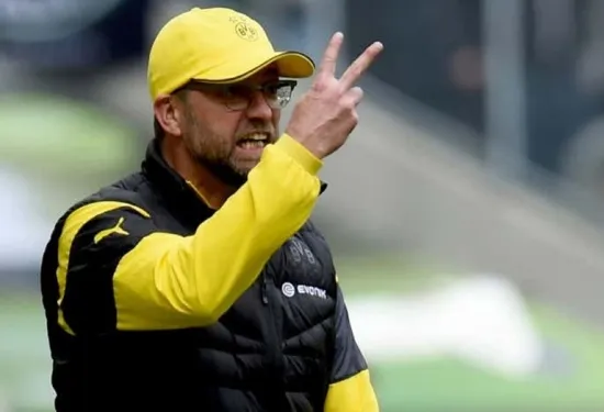 Zlatan banyak berdarah! - Jurgen Klopp mengancam penjaga gawang Dortmund yang cedera, dia akan langsung dikirim ke cadangan jika dia tidak 'bangun sekarang & kembali ke gawang Anda' saat fisio mengungkap sisi kejam manajer Liverpool