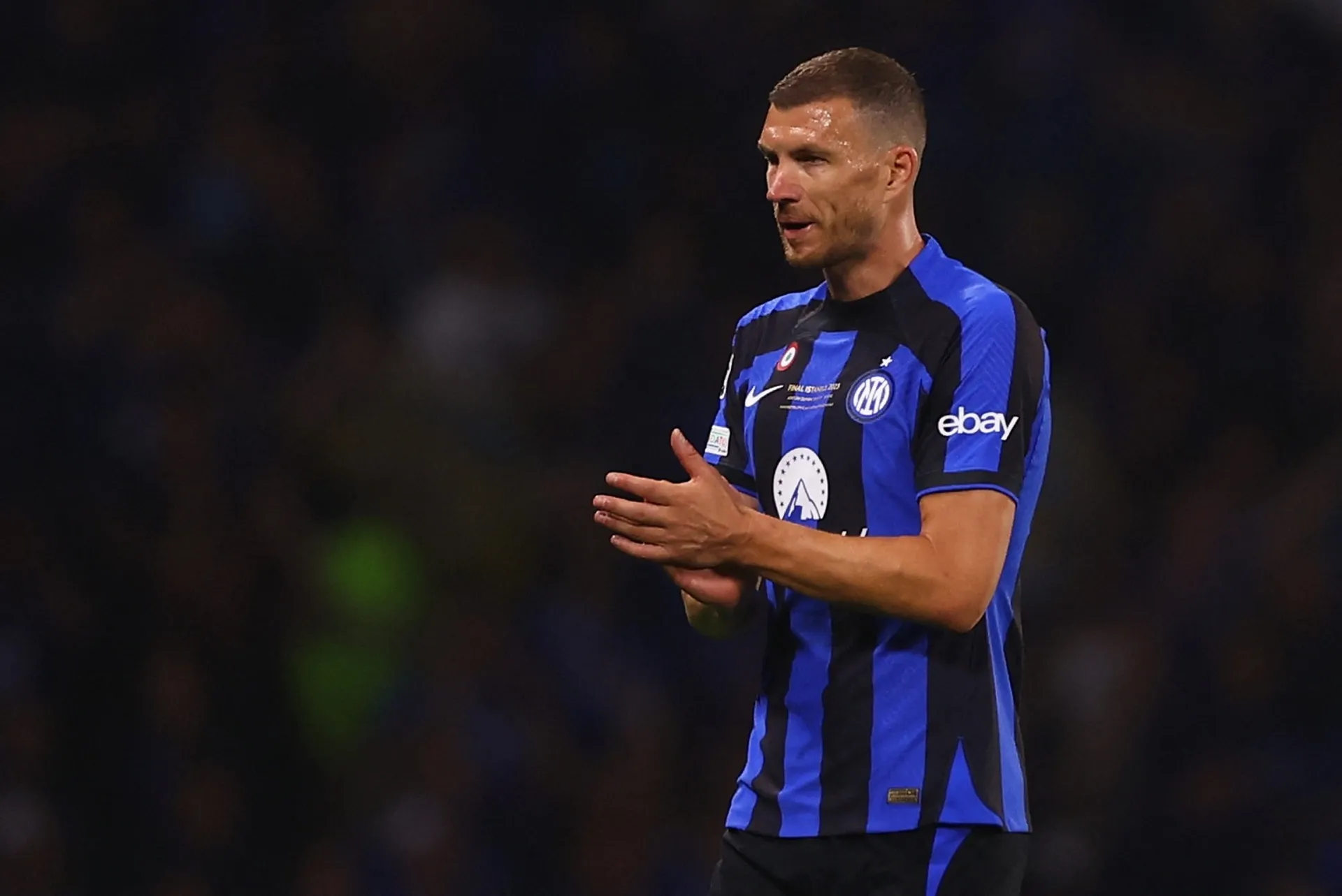 Fenerbahce mengontrak Dzeko dengan status bebas transfer dari Inter