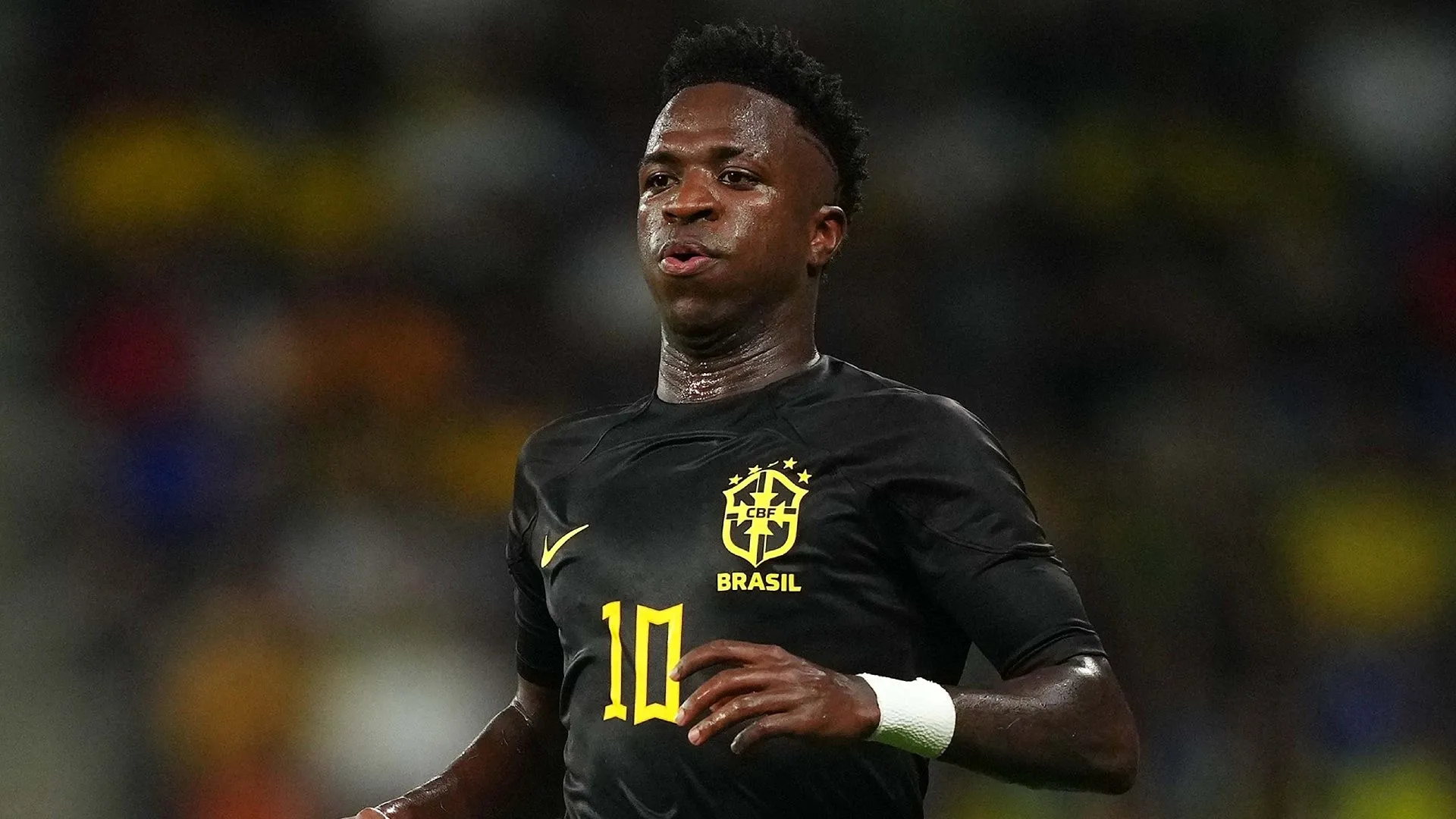 Teman Vinicius Junior diolok-olok dengan pisang oleh keamanan dalam insiden rasisme sebelum pertandingan Brasil melawan Guinea