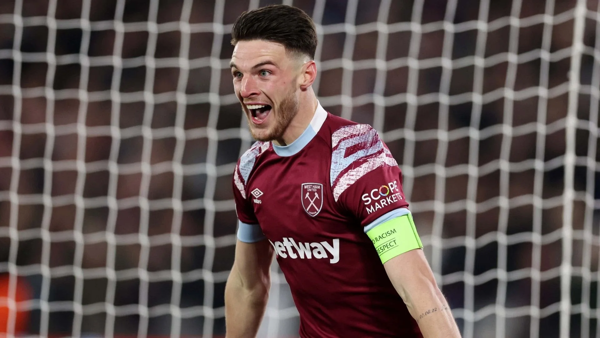 Declan Rice menyerahkan gaji £10 juta untuk bertahan di West Ham selama satu musim lagi tetapi sekarang ingin pergi