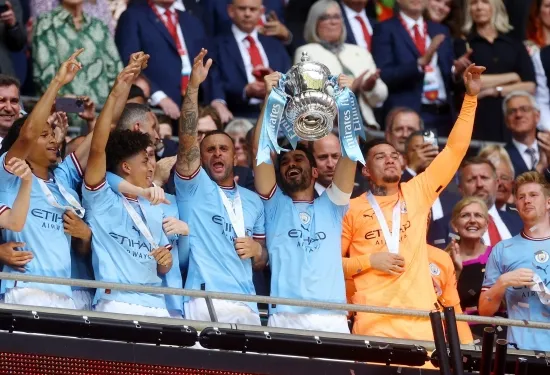 Ibu pahlawan Piala FA Gundogan tentang masa depannya bersama Manchester City