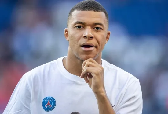 Kylian Mbappe mengatakan pesepakbola 'harus berbuat lebih banyak' untuk memerangi rasisme dan mengirimkan dukungan kepada Vinicius Junior dari Real Madrid