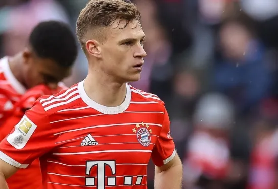 Apakah Joshua Kimmich jawaban atas kesengsaraan lini tengah Liverpool? Bayern Munich sekarang bersedia menjual dengan harga yang tepat