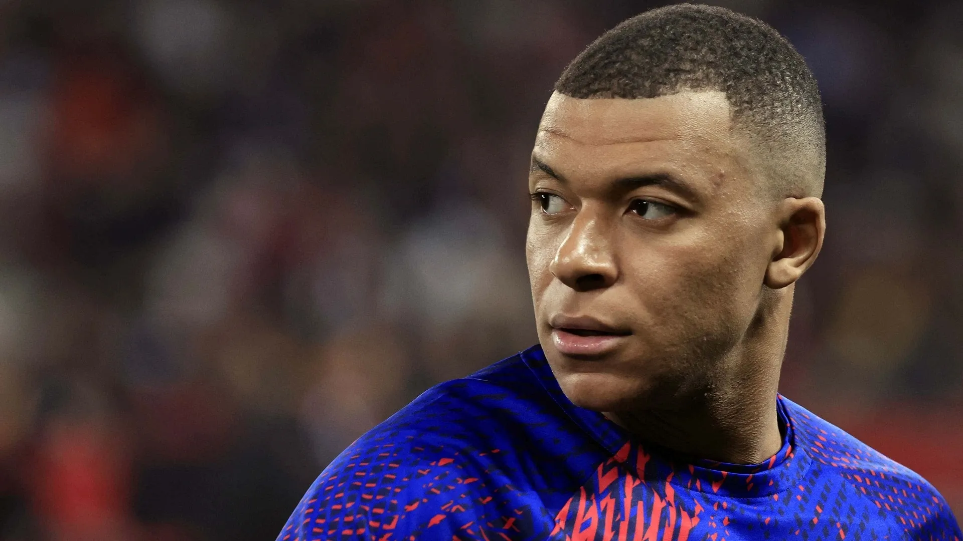 'Apa yang dimainkan PSG?' - Kylian Mbappe dipertahankan oleh Walikota Paris saat juara Prancis diperingatkan 'dia harus dipertahankan'