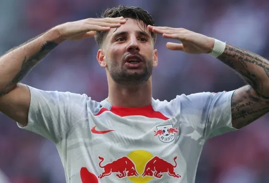 Dominik Szoboszlai sedang dalam perjalanan ke Liverpool! The Reds memicu klausul rilis € 70 juta untuk menandatangani bintang RB Leipzig