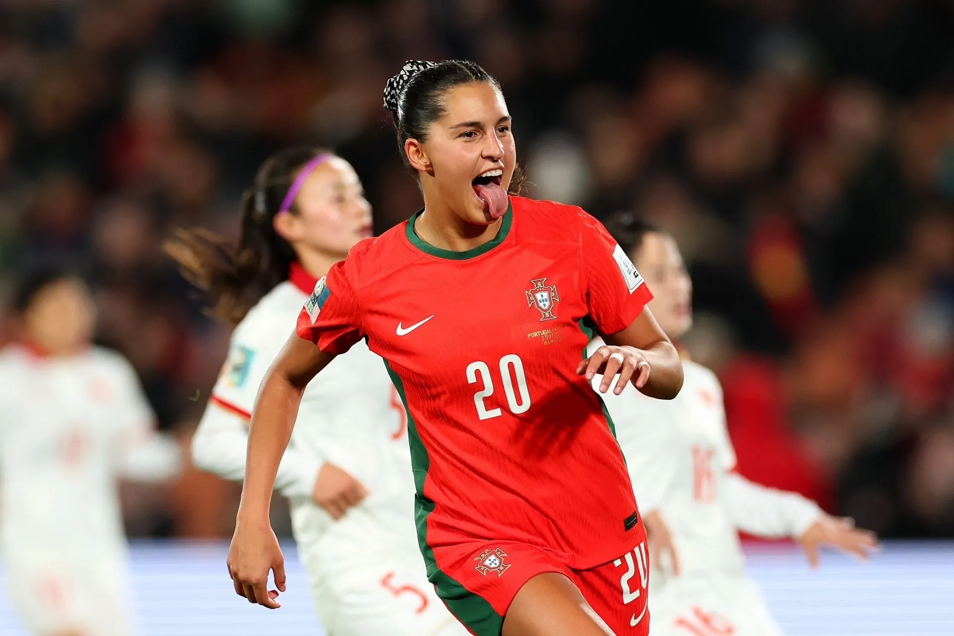 Striker wanita asal Portugal itu memecahkan rekor Ronaldo