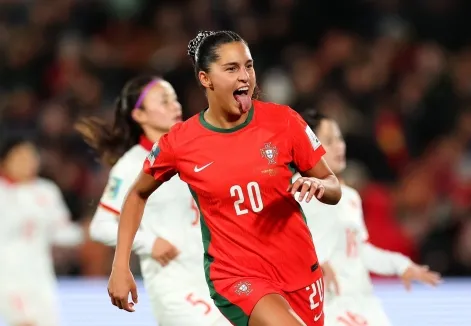 Striker wanita asal Portugal itu memecahkan rekor Ronaldo