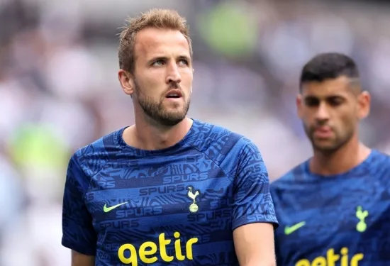 Harry Kane mengirim pesan ulang tahun dari istri Kate saat spekulasi transfer Bayern Munich berlanjut