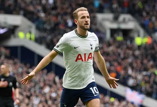 Tottenham bersiap untuk memberi Harry Kane kontrak baru £ 400.000 per minggu jika dia menolak transfer Bayern Munich