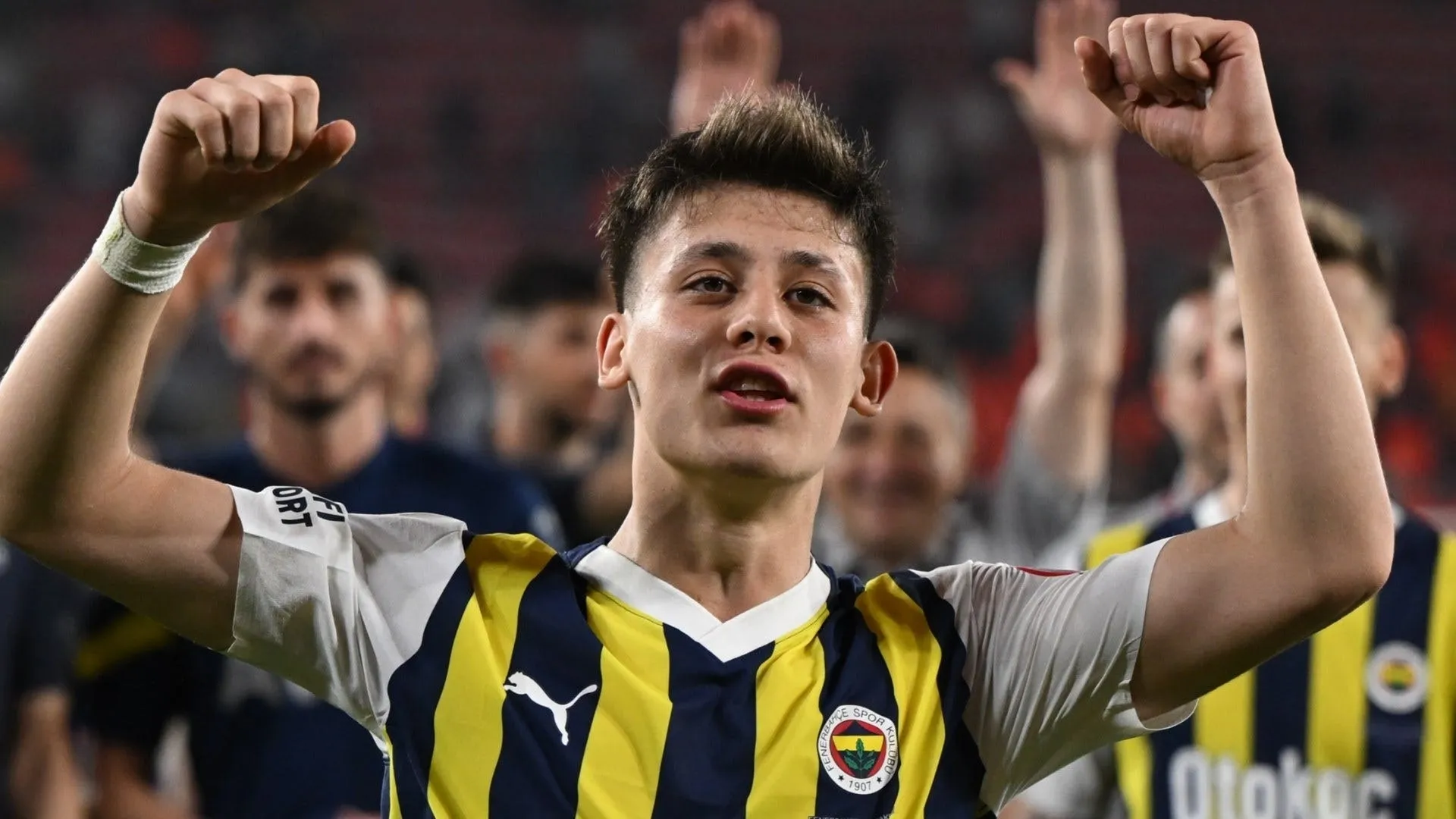 Arda Guler diberitahu untuk menunda transfer Barcelona oleh Mesut Ozil setelah Joan Laporta mengkonfirmasi pembicaraan untuk wonderkid Fenerbahce