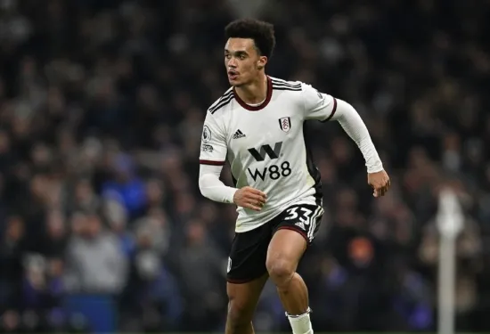 Antonee Robinson tidak akan pergi ke Man City! Bintang USMNT menandatangani kontrak lima tahun baru di Fulham setelah musim Liga Premier yang luar biasa