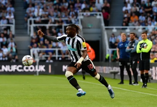 Newcastle dituduh menggunakan kepemilikan Saudi untuk menaikkan biaya Allan Saint-Maximin £ 30 juta karena klub mengeluh ke Liga Premier tentang transfer Al-Ahli