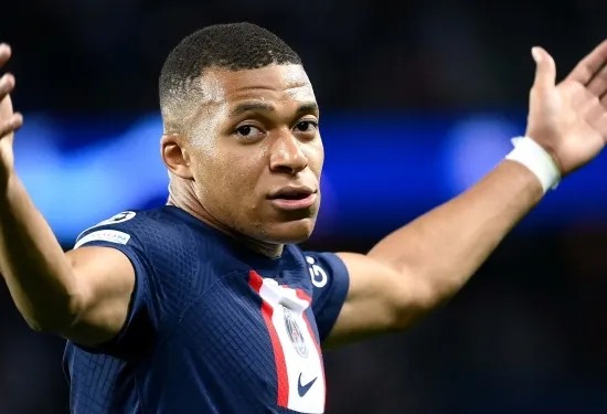 PSG harus menjual Kylian Mbappe sebelum 1 Agustus atau mereka berhutang €60 juta kepadanya karena klausul kontrak yang mengkhawatirkan terungkap setelah tawaran €300 juta kepada Al-Hilal