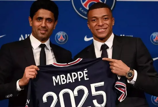 Presiden PSG: 'Mbappe harus menandatangani kontrak baru jika ingin bertahan'