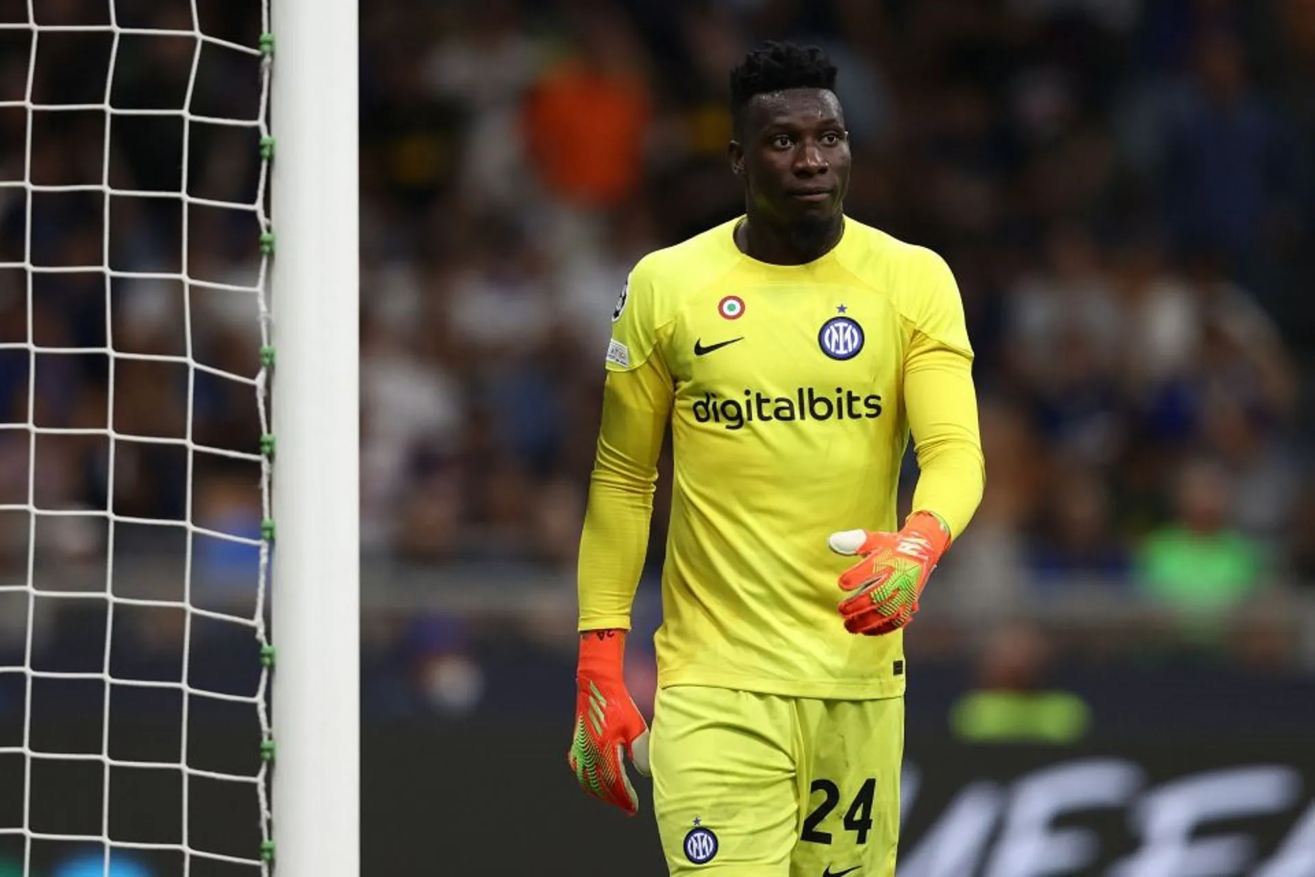 Nomor punggung Andre Onana di Man Utd dikonfirmasi sebagai penjaga gawang baru tidak akan memakai nomor punggung 1 setelah transfer £48 juta