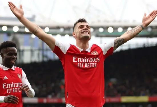 Granit Xhaka menyelesaikan kepindahan € 25 juta ke Bayer Leverkusen saat mantra tujuh tahun Arsenal berakhir