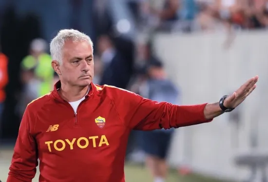 Jose Mourinho mengungkapkan mengapa dia akan menikmati larangan touchline terbaru sebagai bos Roma & bereaksi terhadap pembicaraan transfer Paulo Dybala