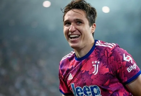 PSG telah menemukan pengganti Neymar! Federico Chiesa masuk radar juara Prancis saat Juventus memberikan banderol €50 juta untuk bintang Italia itu