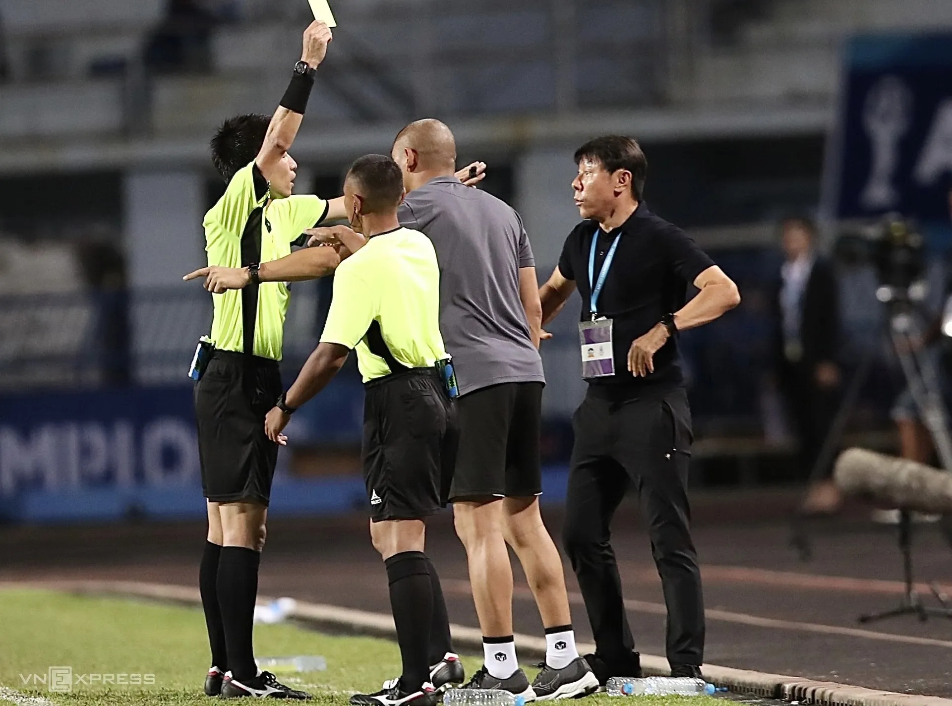 Pelatih Shin Tae-yong kecewa dengan wasit saat kalah dari Vietnam