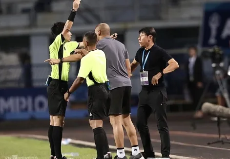 Pelatih Shin Tae-yong kecewa dengan wasit saat kalah dari Vietnam