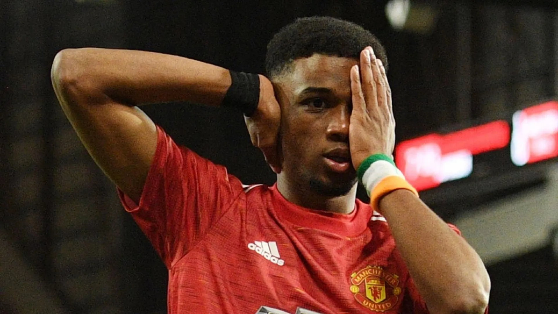 Menghancurkan Amad Diallo! Man Utd mengonfirmasi pemain sayap akan melewatkan sebagian musim Liga Premier dan tidak akan melakukan transfer musim panas karena cedera lutut