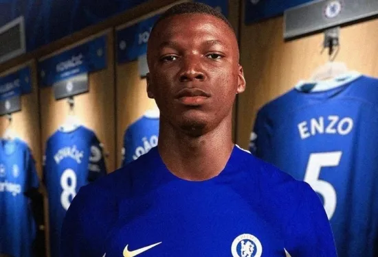 Moises Caicedo adalah pemain Chelsea! Blues mengonfirmasi penandatanganan gelandang senilai £115 juta dari Brighton