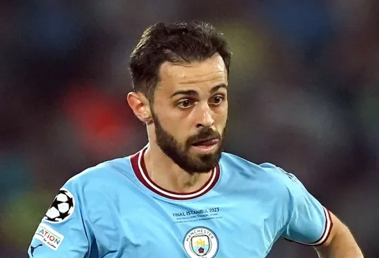 Dia tinggal! Bernardo Silva menandatangani kontrak baru Manchester City ketika bintang Portugal menolak minat Barcelona dan PSG