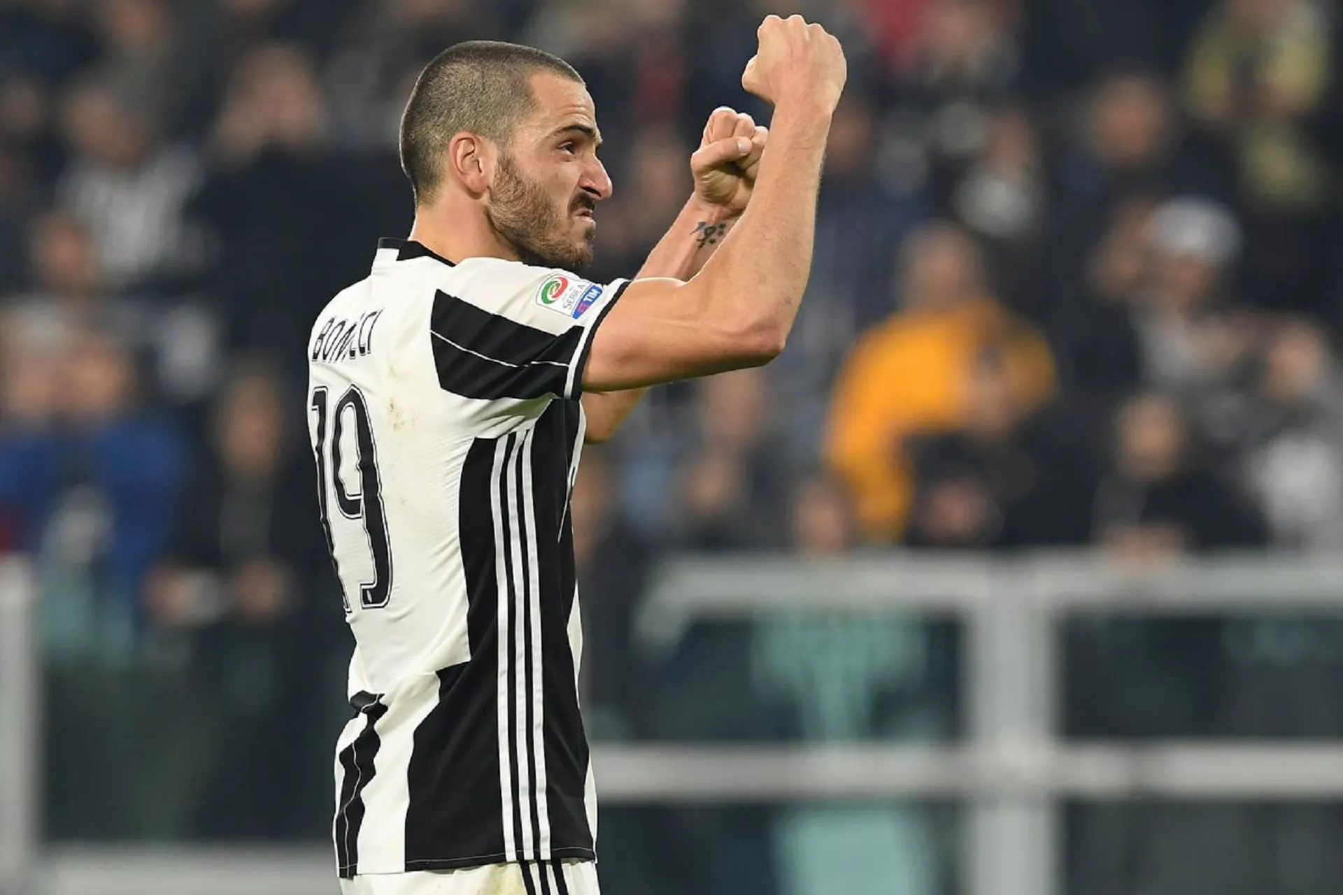 Ini semakin berantakan! Leonardo Bonucci yang marah menuntut Juventus segera mengembalikannya ke dalam skuat atau berisiko dituntut saat pengacaranya masuk