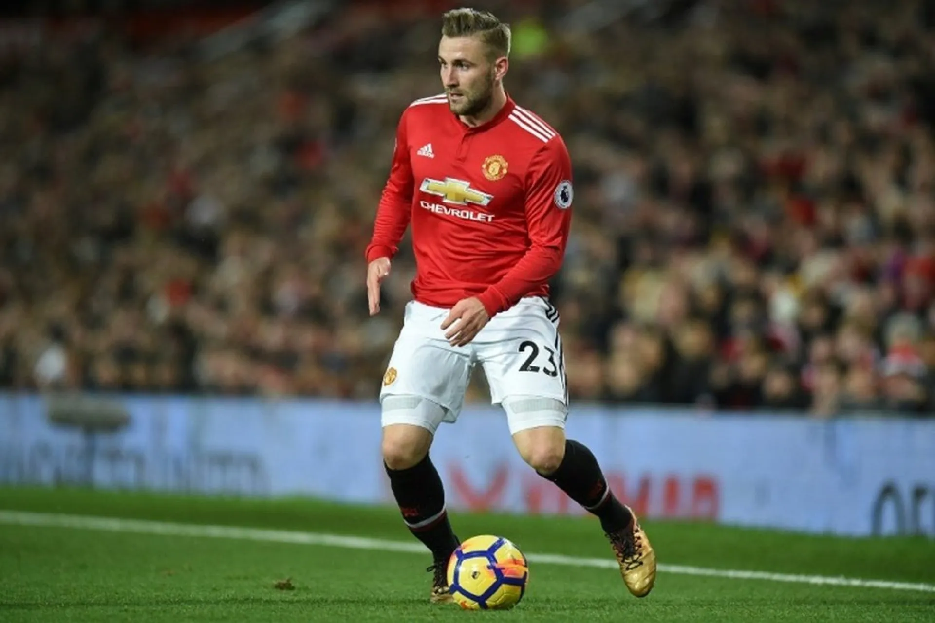 Pukulan cedera besar bagi Man Utd karena Luke Shaw harus absen lama karena cedera otot