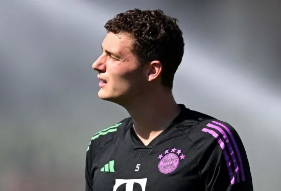 Pukulan besar bagi Bayern! Jamal Musiala absen karena cedera dan target Man Utd Benjamin Pavard melewatkan latihan karena sakit