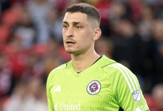 Kompetisi kiper diurutkan! Chelsea akan menandatangani pemain internasional Serbia Djordje Petrovic dari tim MLS New England Revolution