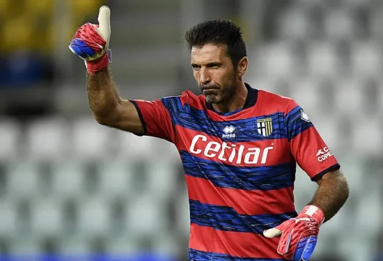 Buffon Pensiun