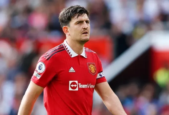 Tiga nama dalam daftar bek tengah Manchester United untuk menggantikan Harry Maguire yang terikat West Ham