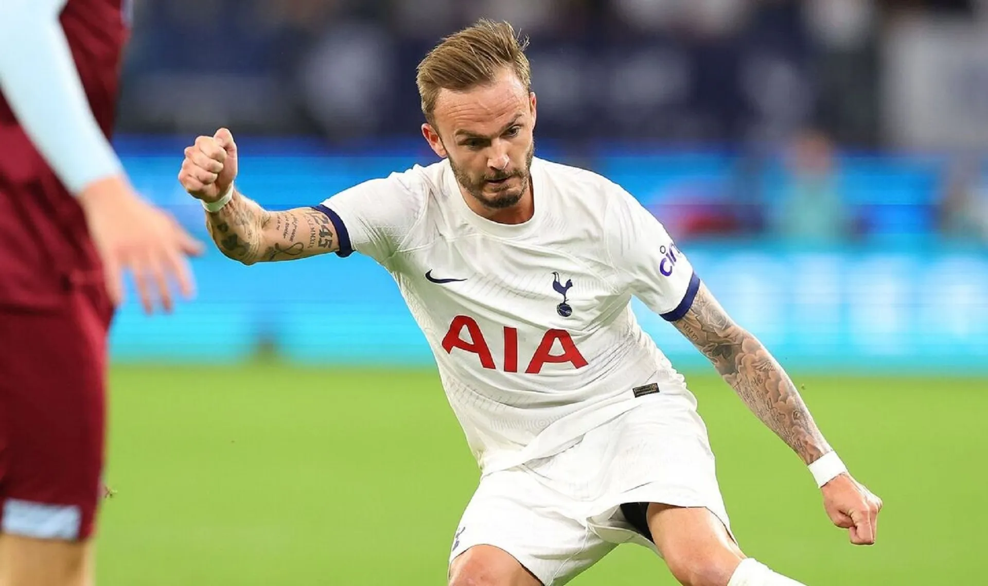 Tidak ada tekanan James Maddison! Rekrutan musim panas mewarisi nomor punggung Harry Kane di Tottenham dan bersumpah untuk mengisi kekosongan kreativitas Spurs