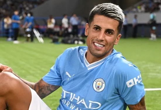 Barcelona masih menginginkan Joao Cancelo! Raksasa Catalan mempersiapkan upaya terakhir untuk merekrut bintang Man City - dengan Ivan Fresneda diidentifikasi sebagai target cadangan